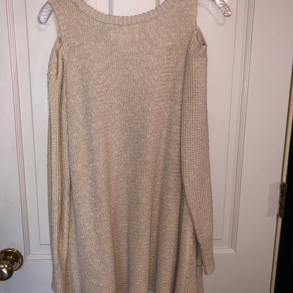 Cream color sweater - Picture 2 of 4